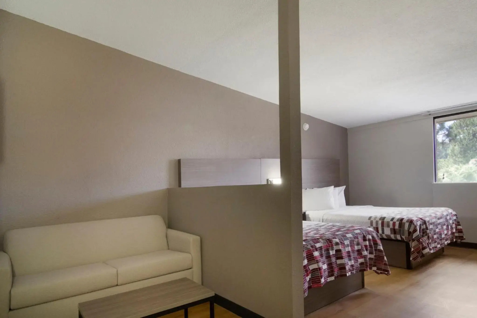 Red Roof Inn & Suites Brunswick I-95