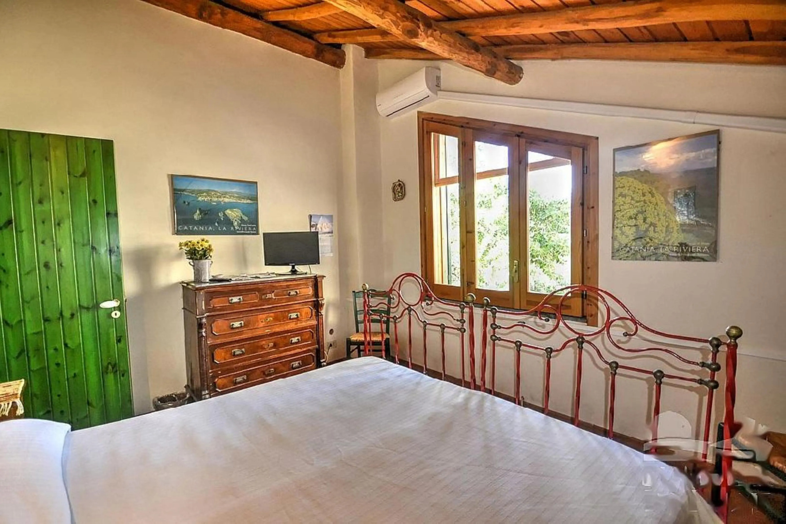 Acireale B&B Double AC bedroom in villa with g