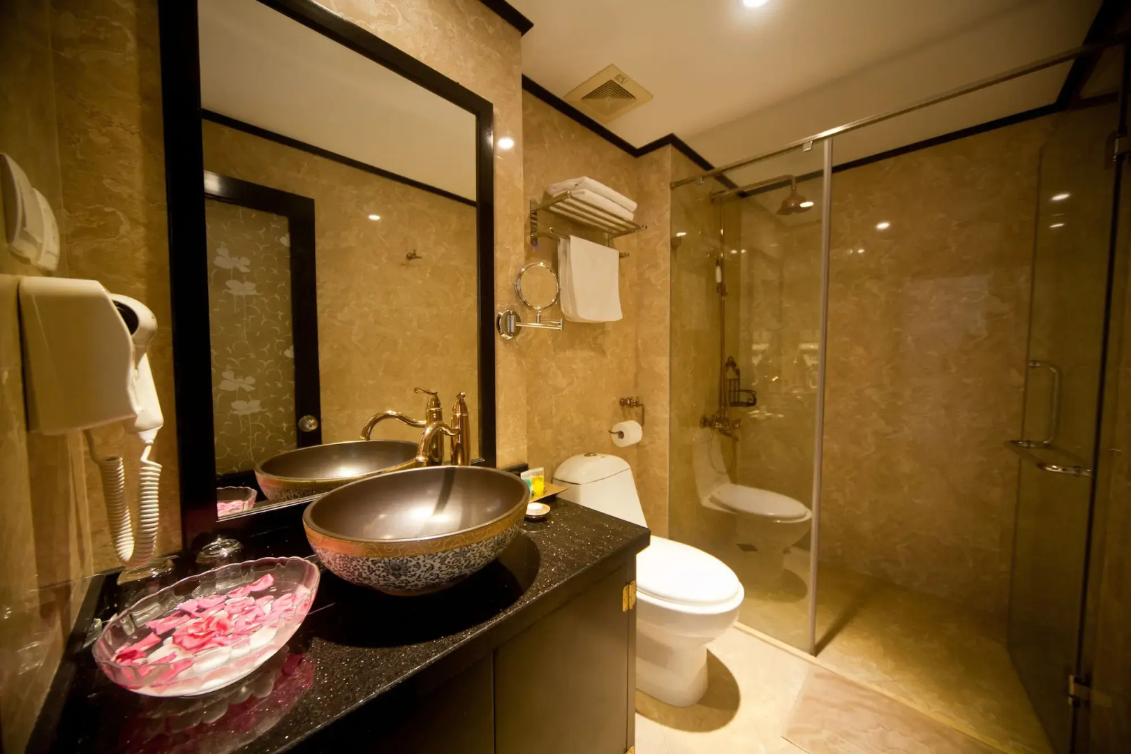 Lavender Central Hotel & Spa