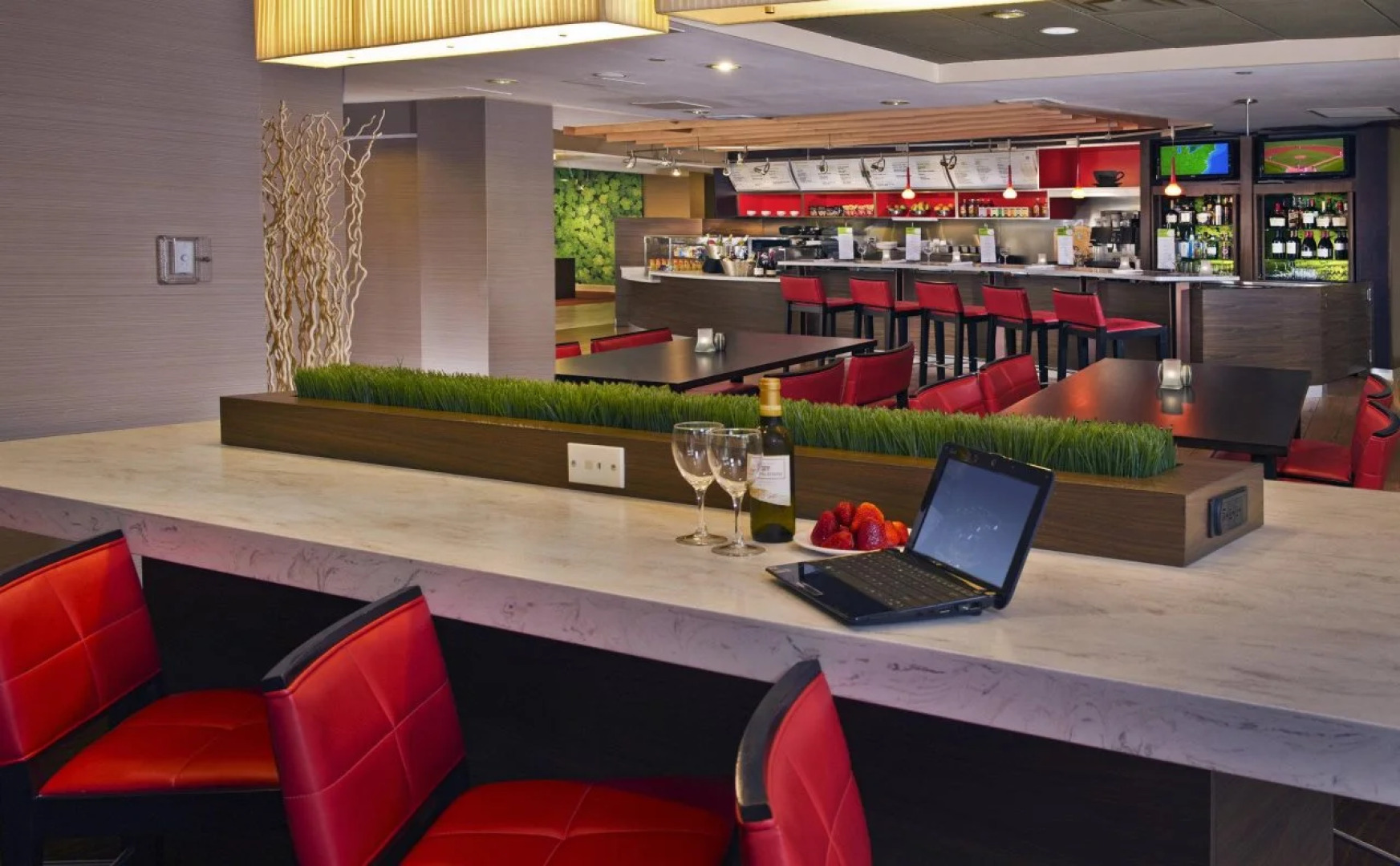 Courtyard by Marriott Long Island MacArthur Airport