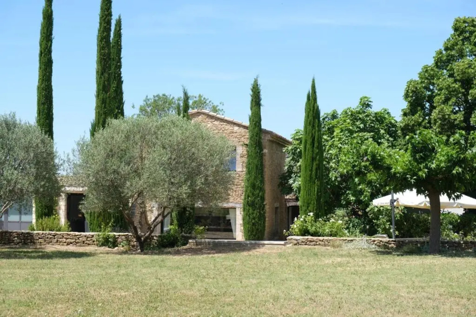 Charming vacation rental with a swimming pool in the heart of Luberon Natural Park,13 people LS2-306 ANDOURETO