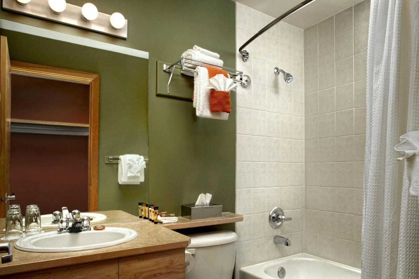 Windtower Lodge & Suites