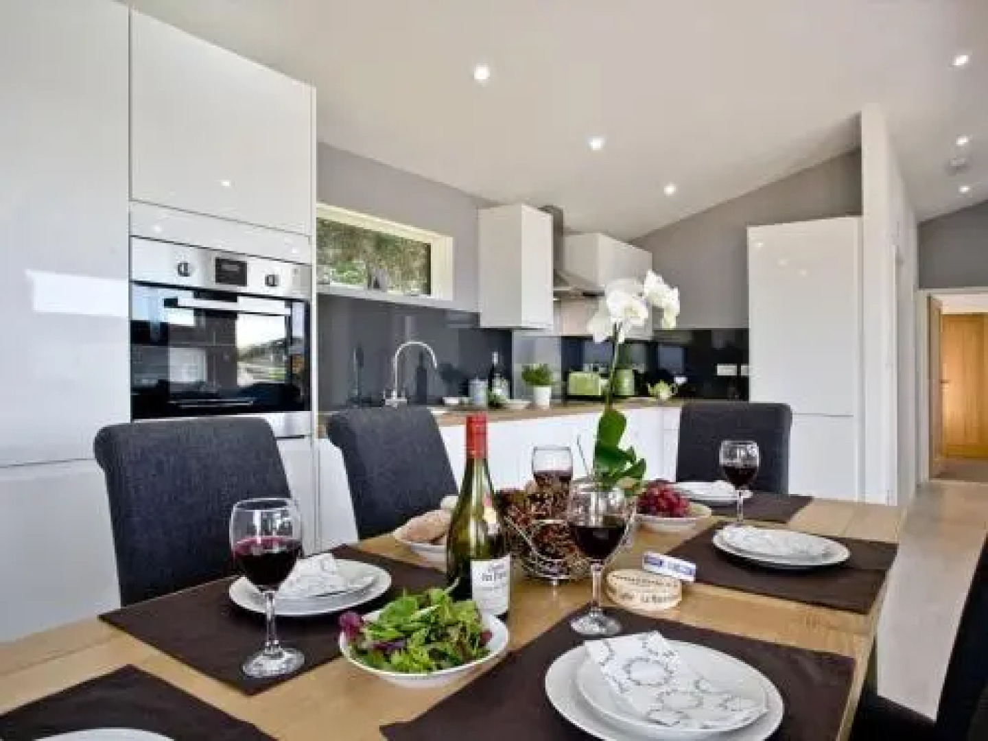 Moorlands House (SW-bound)