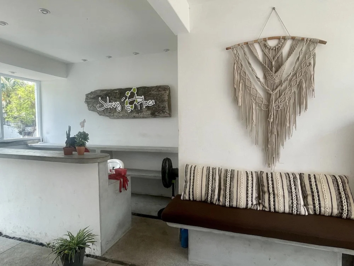 Johnny's Place Hotel