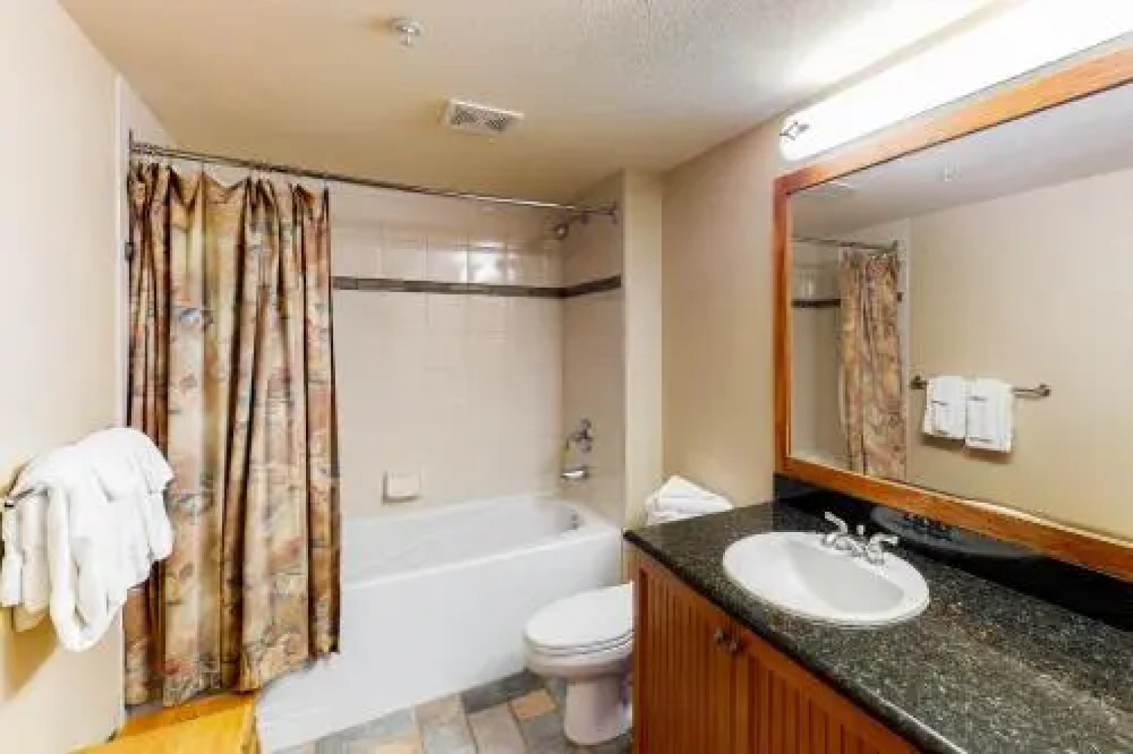 Eagle Springs East 201: Horsetail Suite