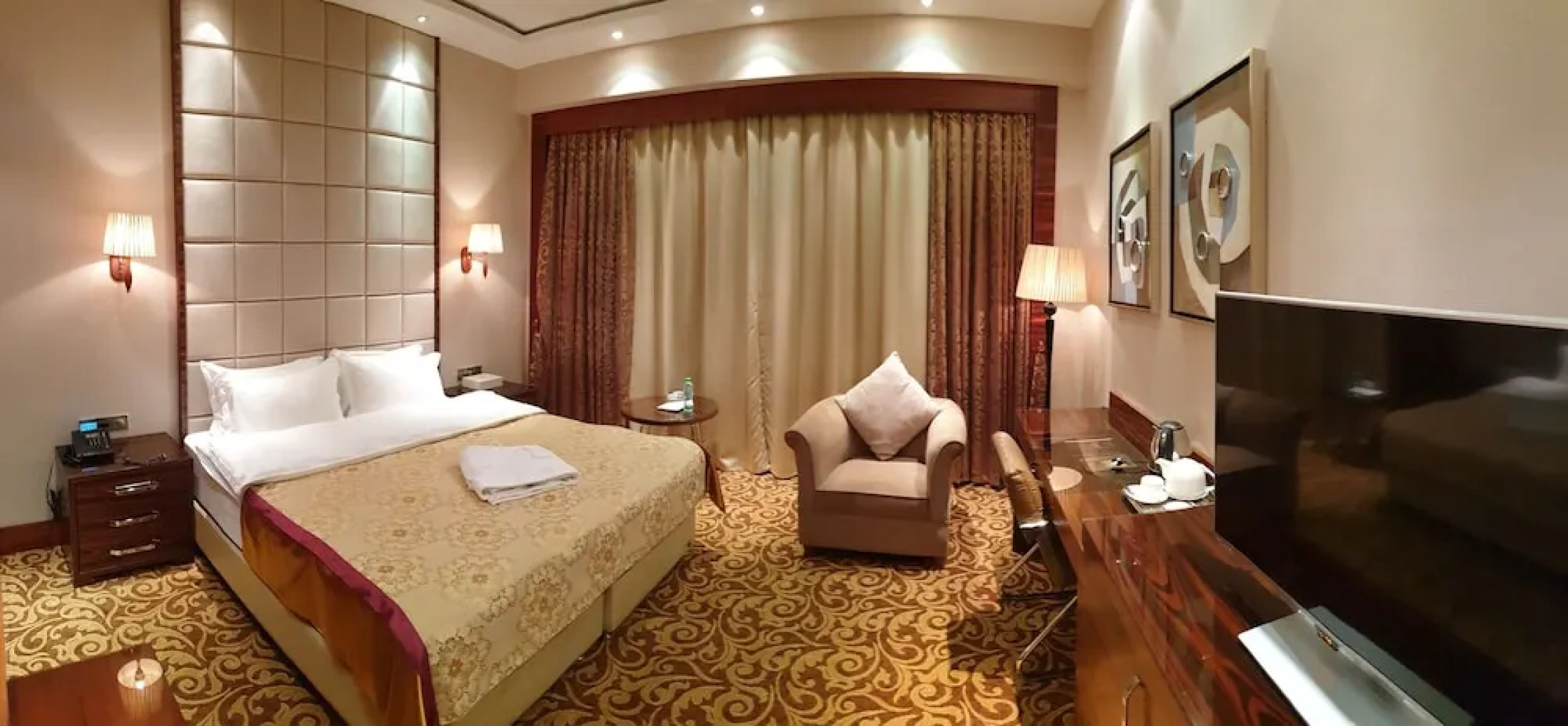 Отель Karon Palace