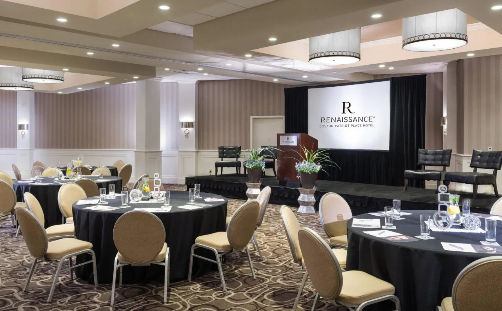 Renaissance by Marriott Boston Patriot Place Hotel