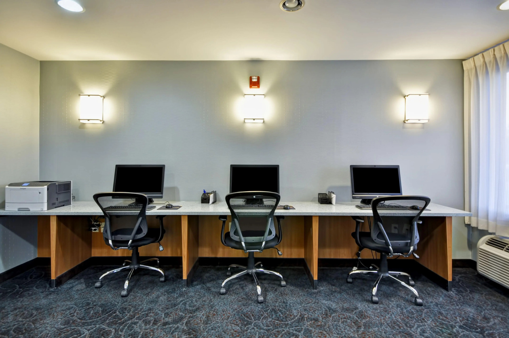 Holiday Inn Express Romulus / Detroit Airport by IHG