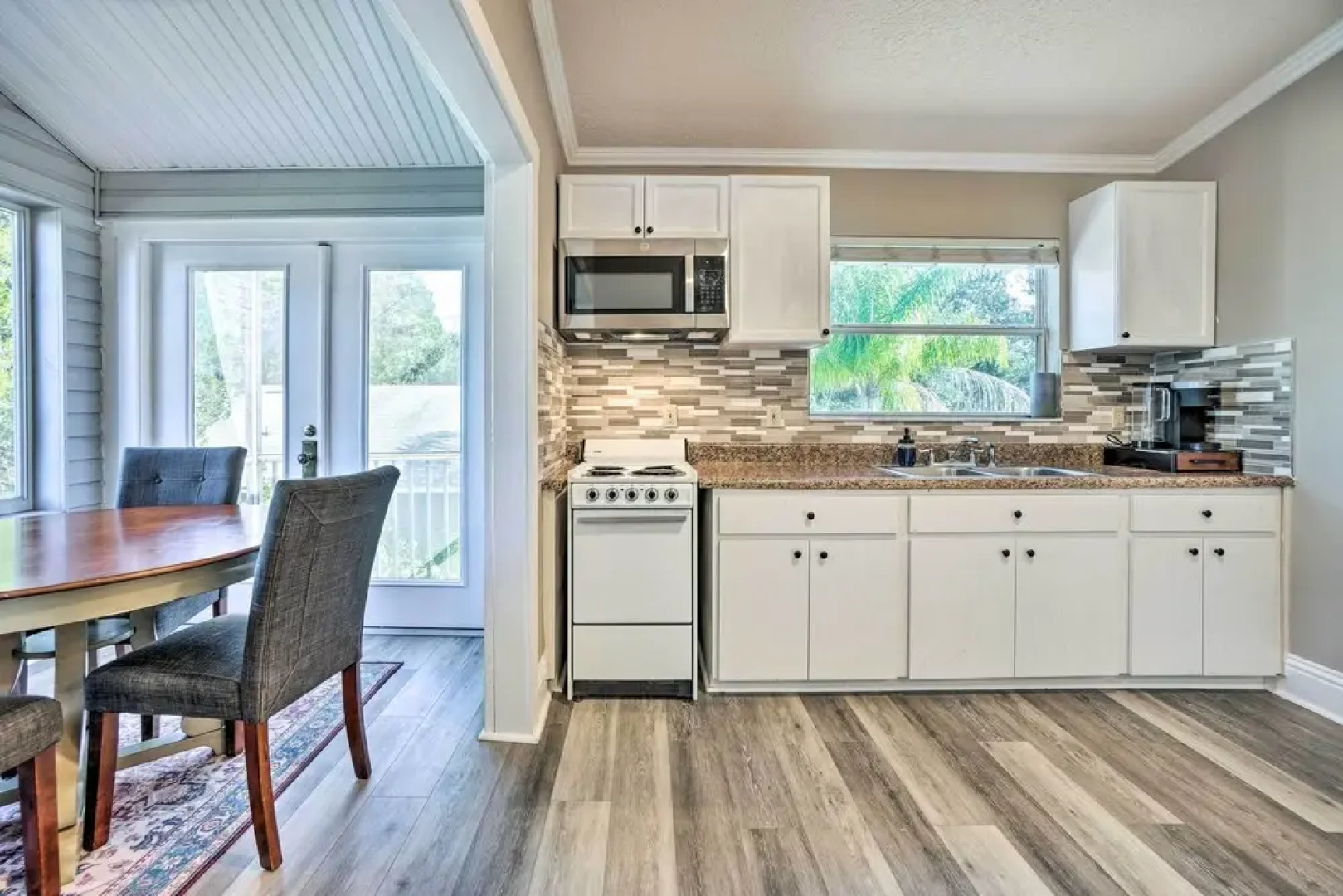 Charming Port Richey Retreat w/ Shared Dock