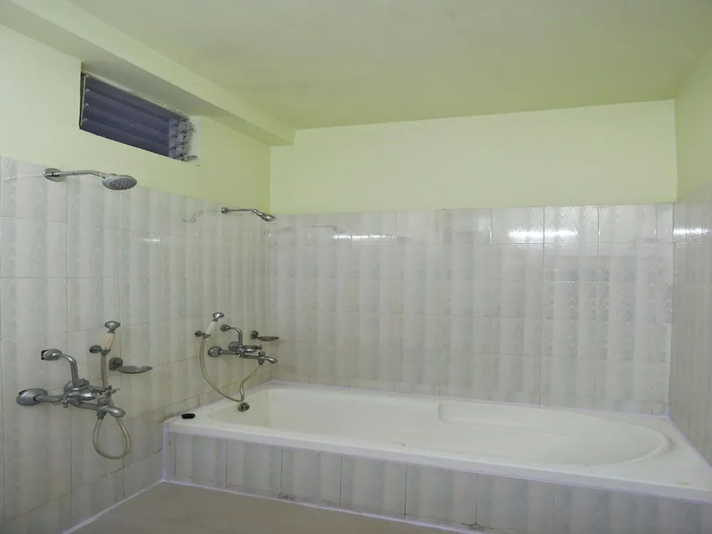 OYO 26822 Golden Sea Queen Beach Resort