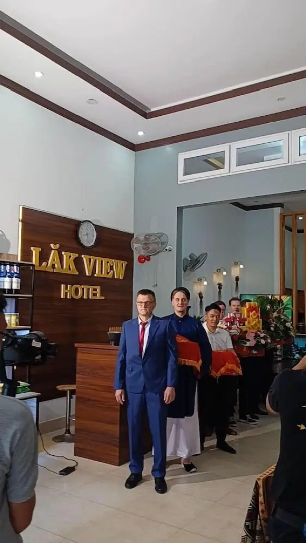 Lak View