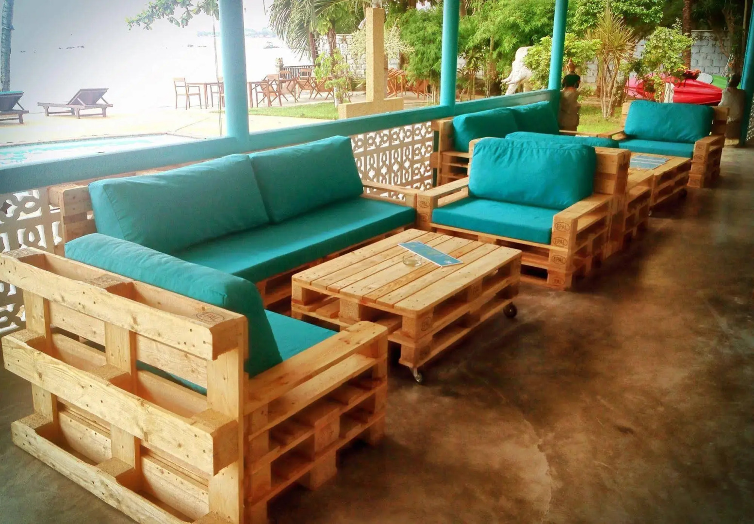 Blu' Beach Bungalows