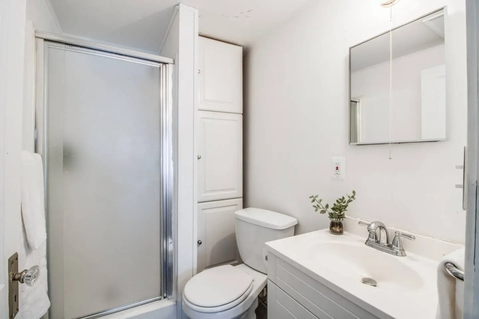 AutoManiac spot in the heart of Pontiac/3 beds 2 baths