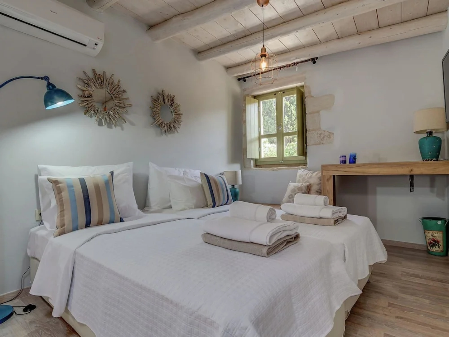 Traditional Stone Built Villa With Private Pool Near Tavern & the Beach
