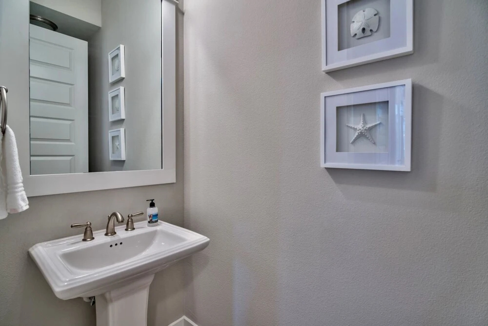 Beach Retreat 3 Bedroom Condo By Coastal Dreamin