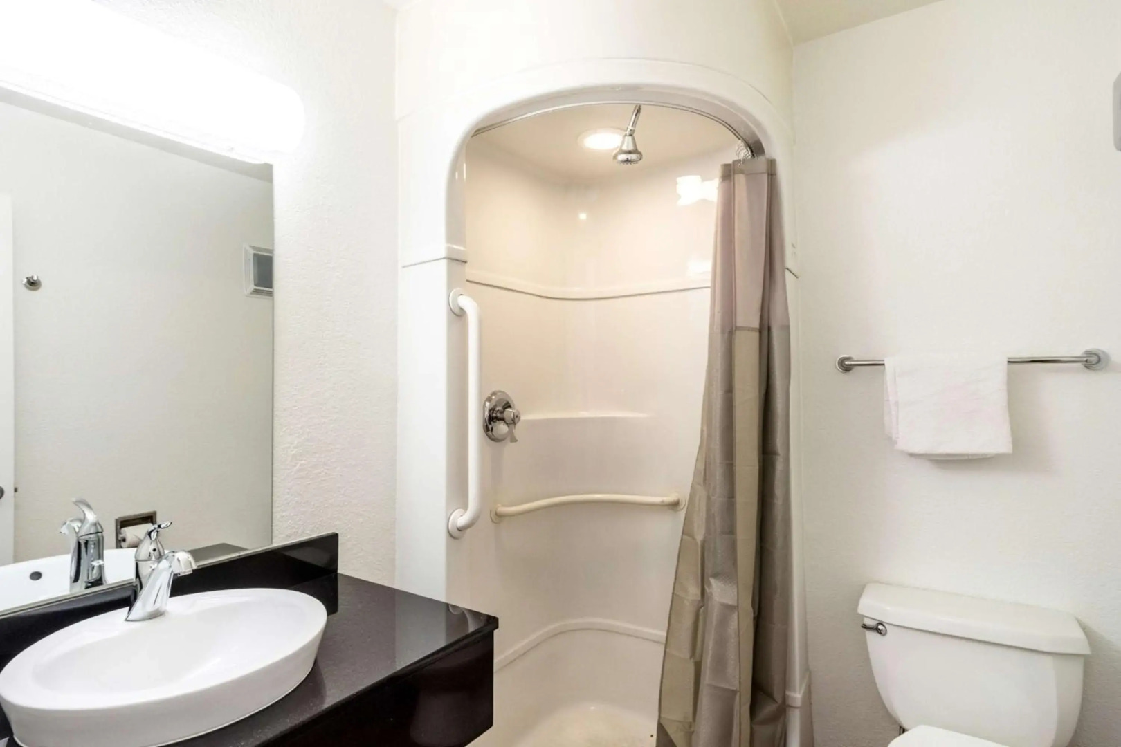 Motel 6 Redding, CA - Central