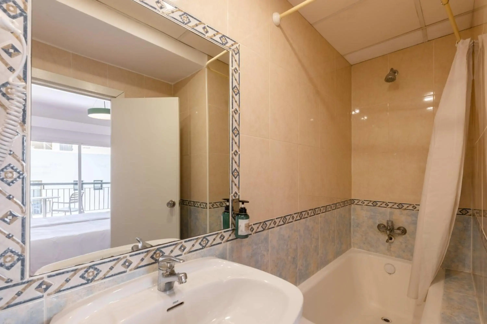 The Red Hotel by Ibiza Feeling - Adults only