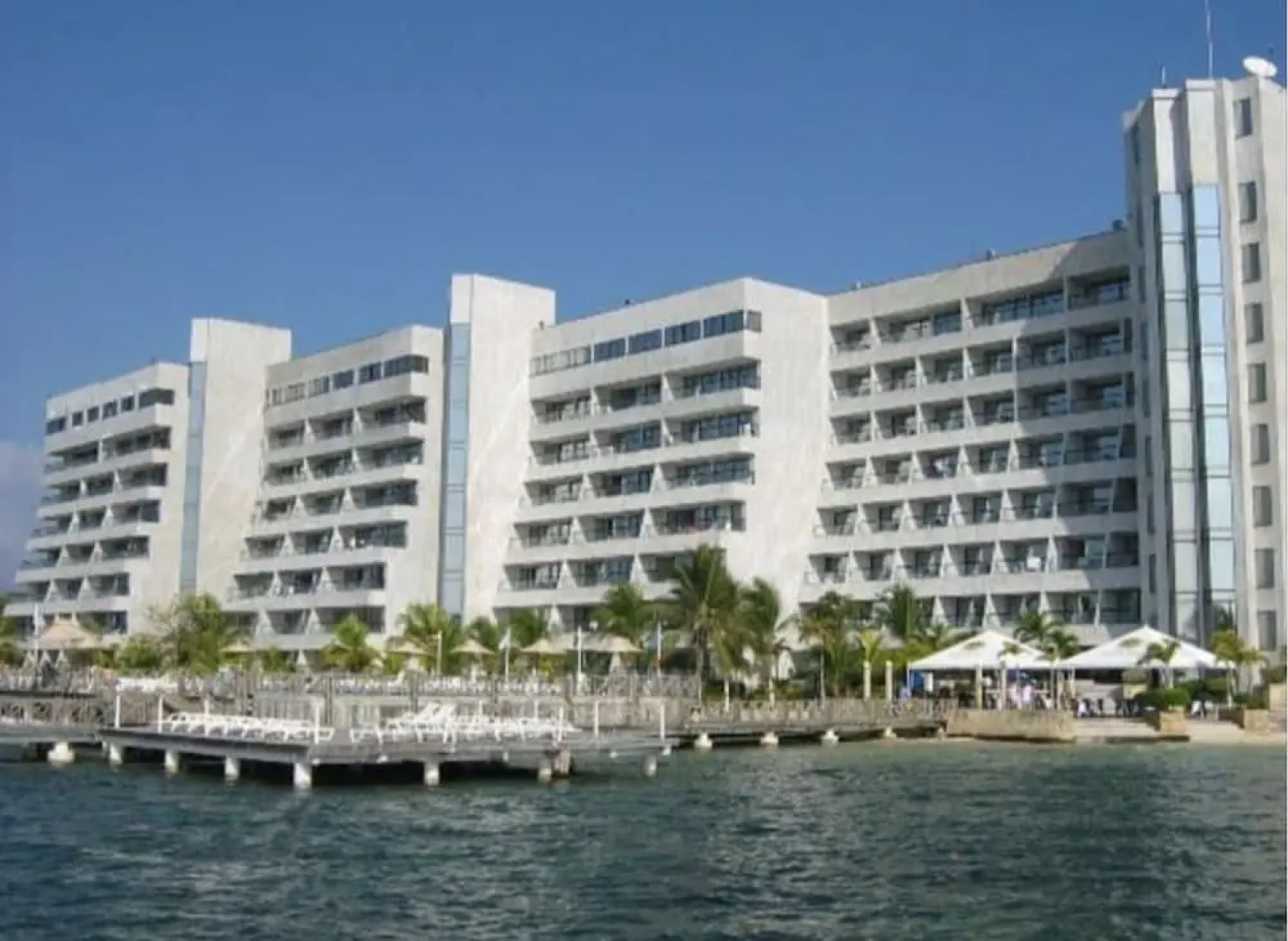 Apartamento con Vista al Mar en Sunrise