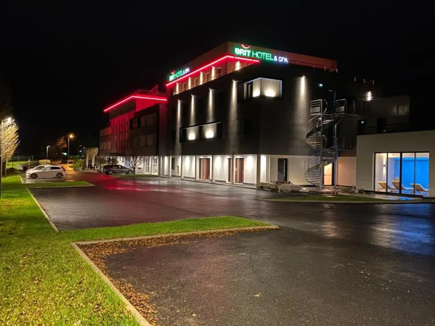 Brit Hotel Piscine & Spa - Fougères