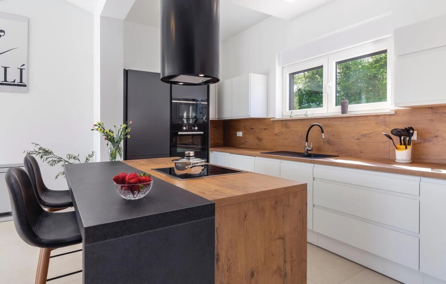 Stunning Home in Kujici With Sauna, Wifi and 5 Bedrooms