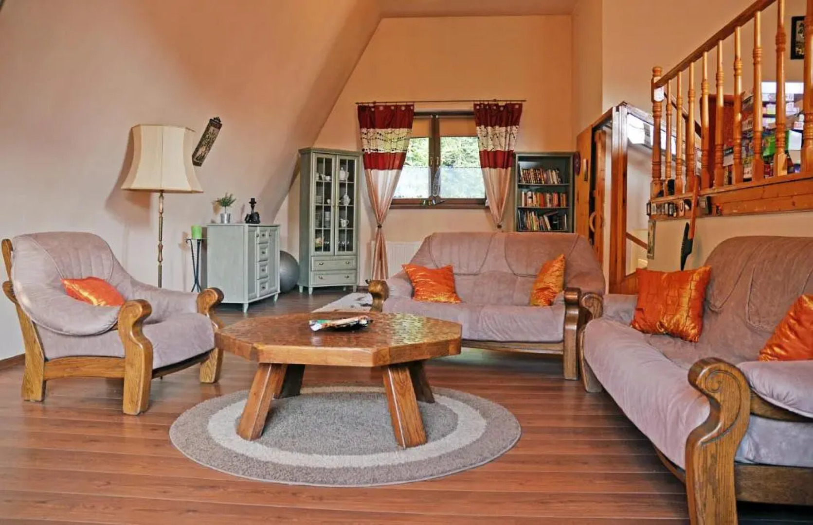 Willa Karolinka Stróża