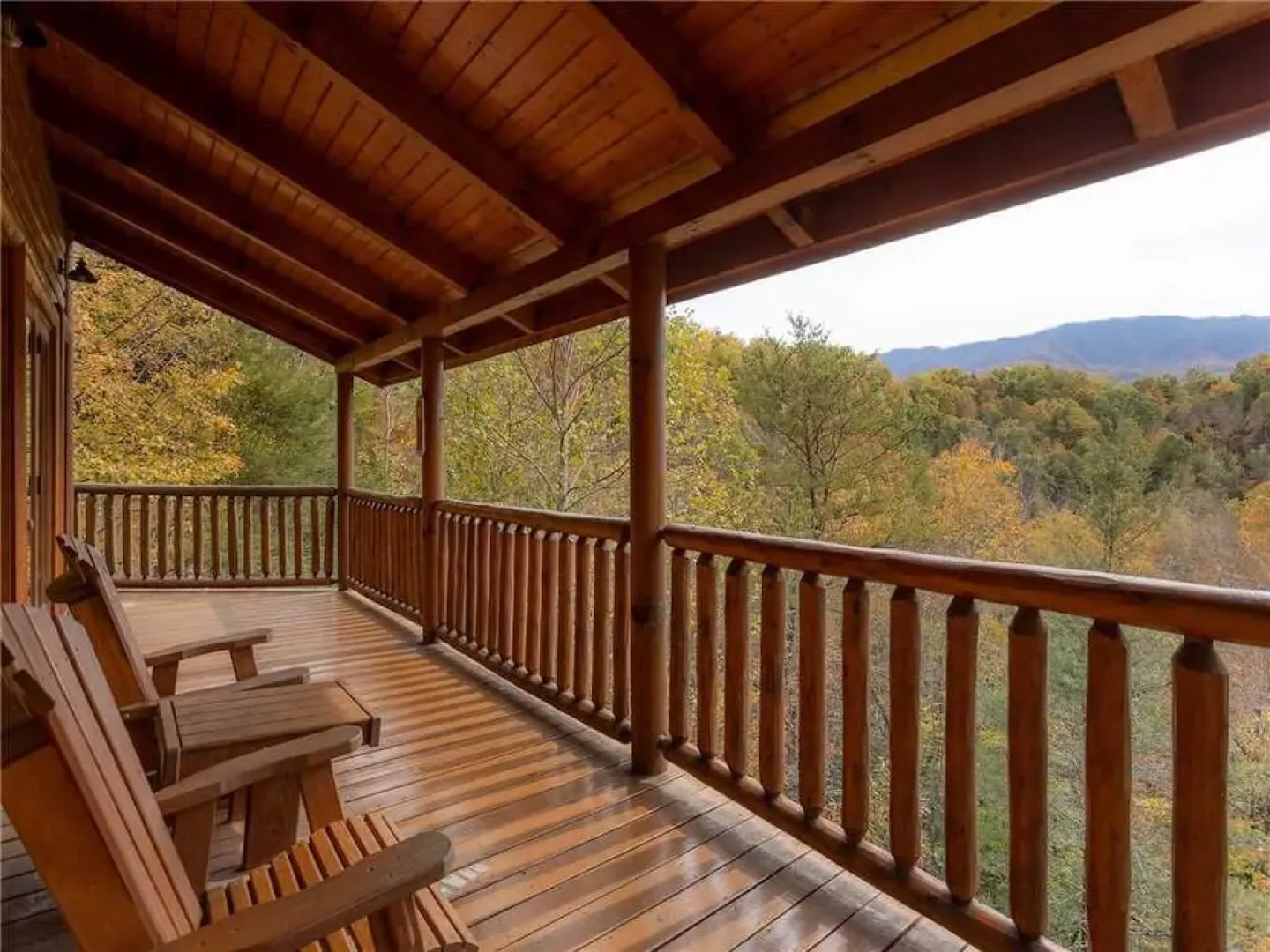 Changes in Latitude 4 Bedroom Home with Hot Tub