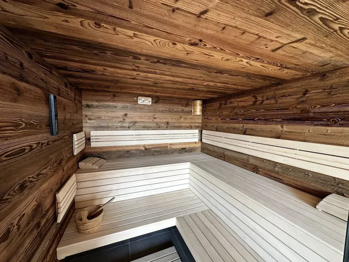 Holiday Home in Roprachtice With Sauna & Jacuzzi