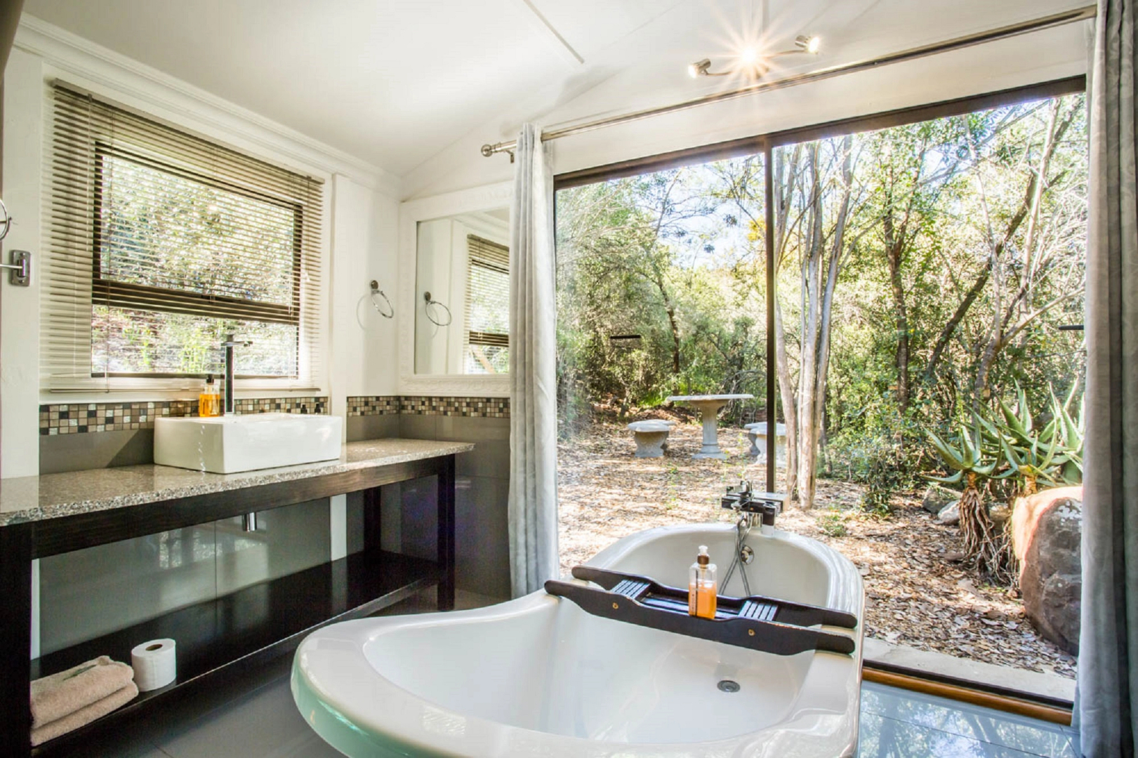 Old Mill Lodge, Working Ostrich Farm & Restaurant, Oudtshoorn