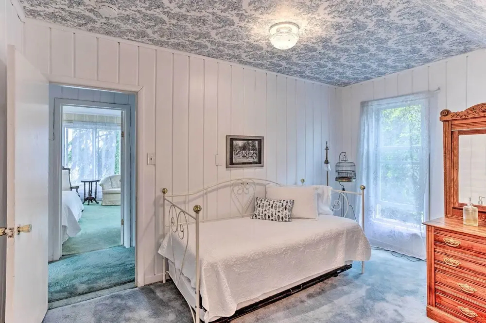 Charming Historic Retreat Near Poverty Bay!