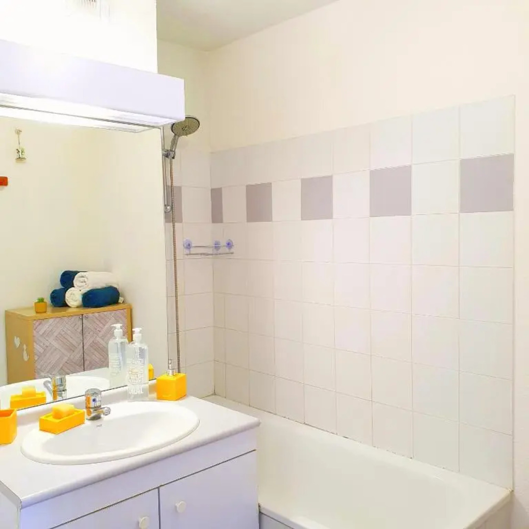 Appartement Colomiers belle vue proche des commodités avec piscine résidentielle