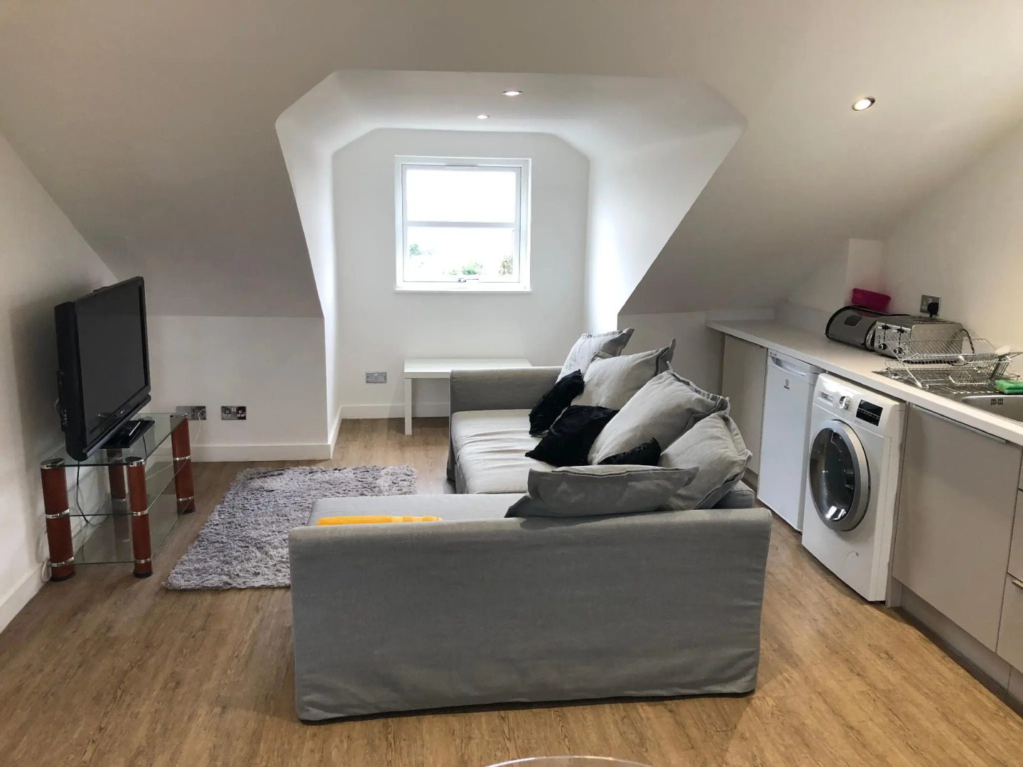 La Fontaine Court Apartments by Aldershot Short Stays