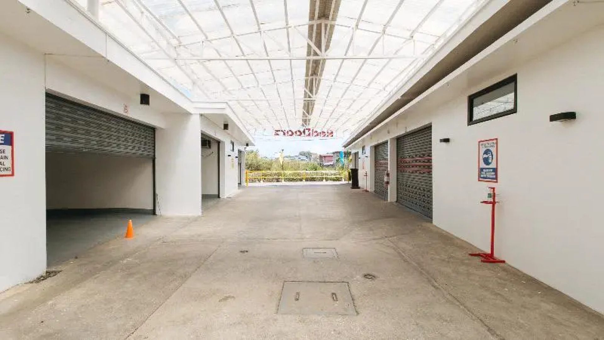 RedDoorz @ EL Runway Hotel Bulacan