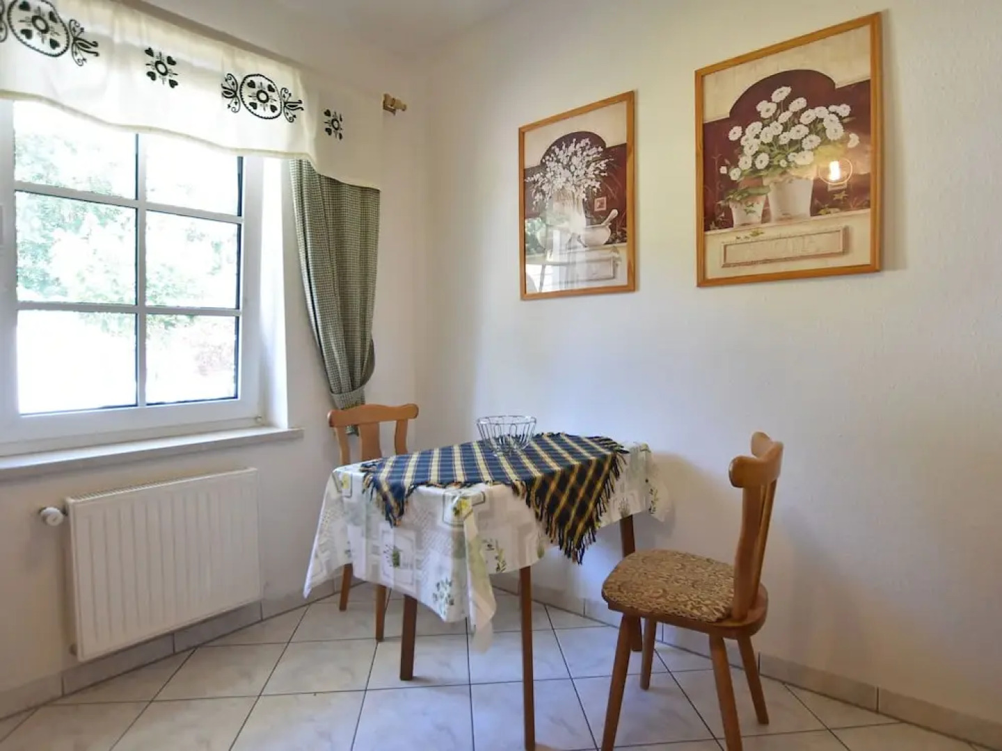 Luxurious Apartment in Wischuer With Fenced Garden, Barbecue