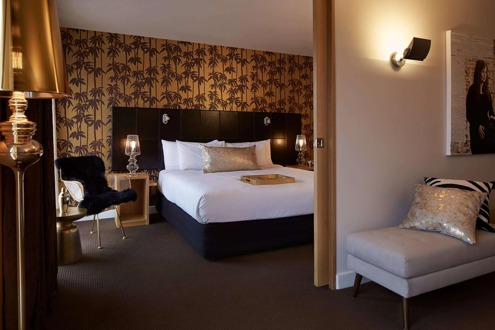 Museum Apartment Hotel, Independent Collection by EVT