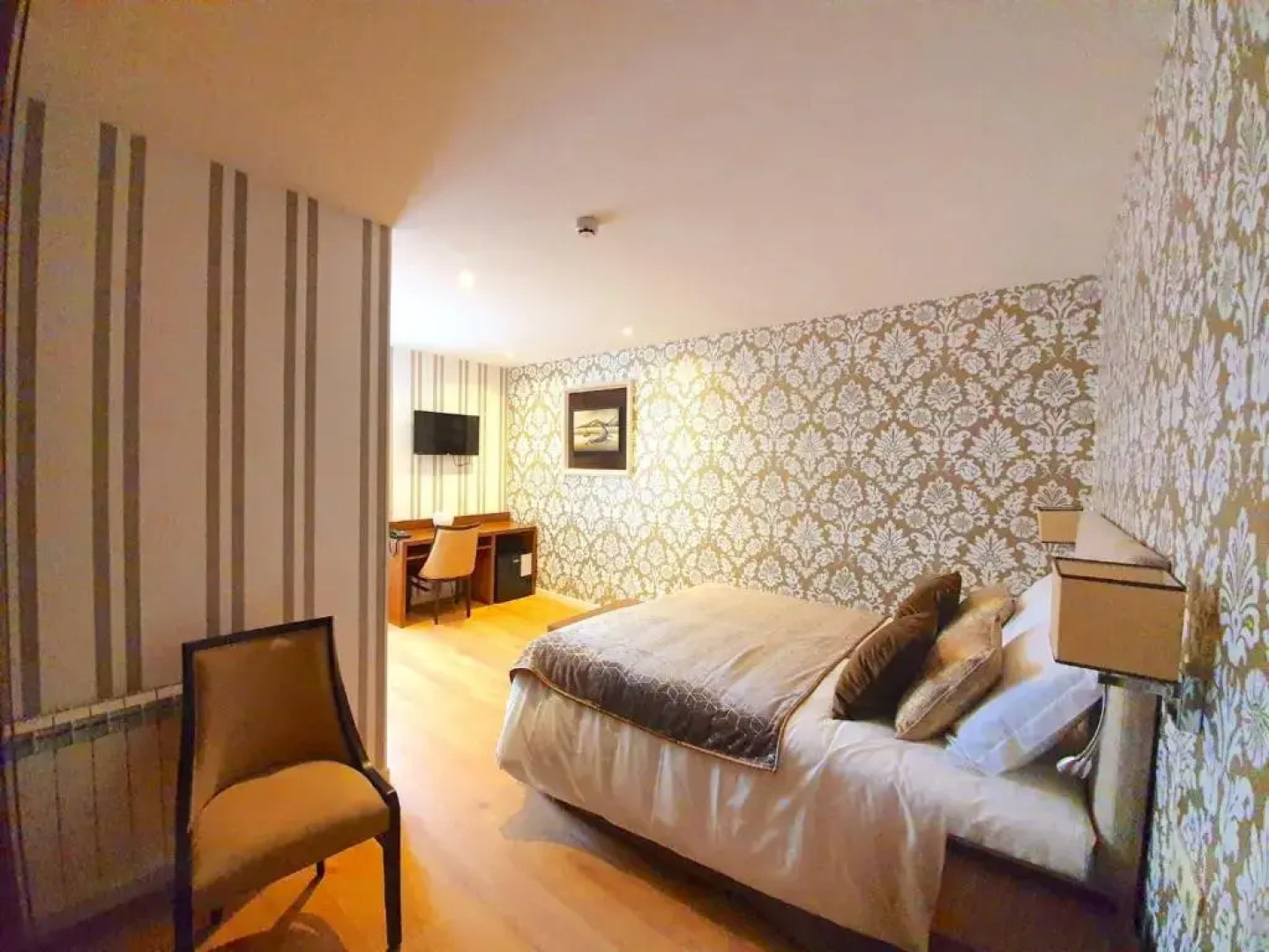 Hotel  Restaurant La Croix Blanche De Sologne