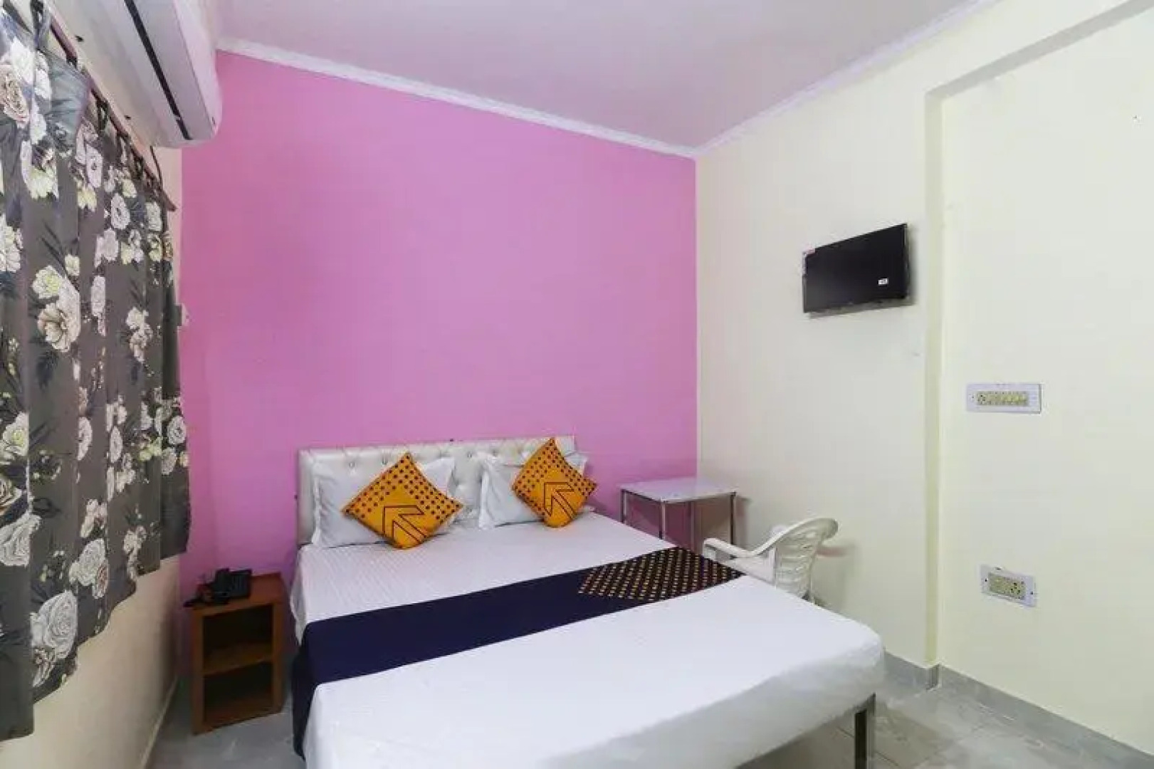 Vrindavan Lodge by OYO Rooms