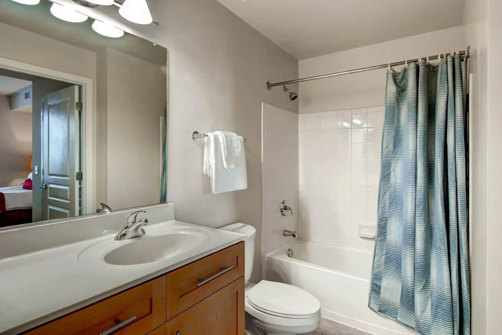 Global Luxury Suites at Metropolitan South