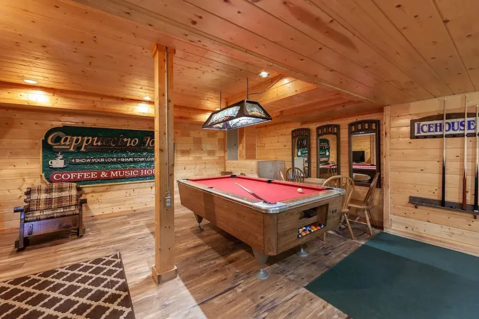 Mountain Serenity 2 Bedroom Cabin by RedAwning