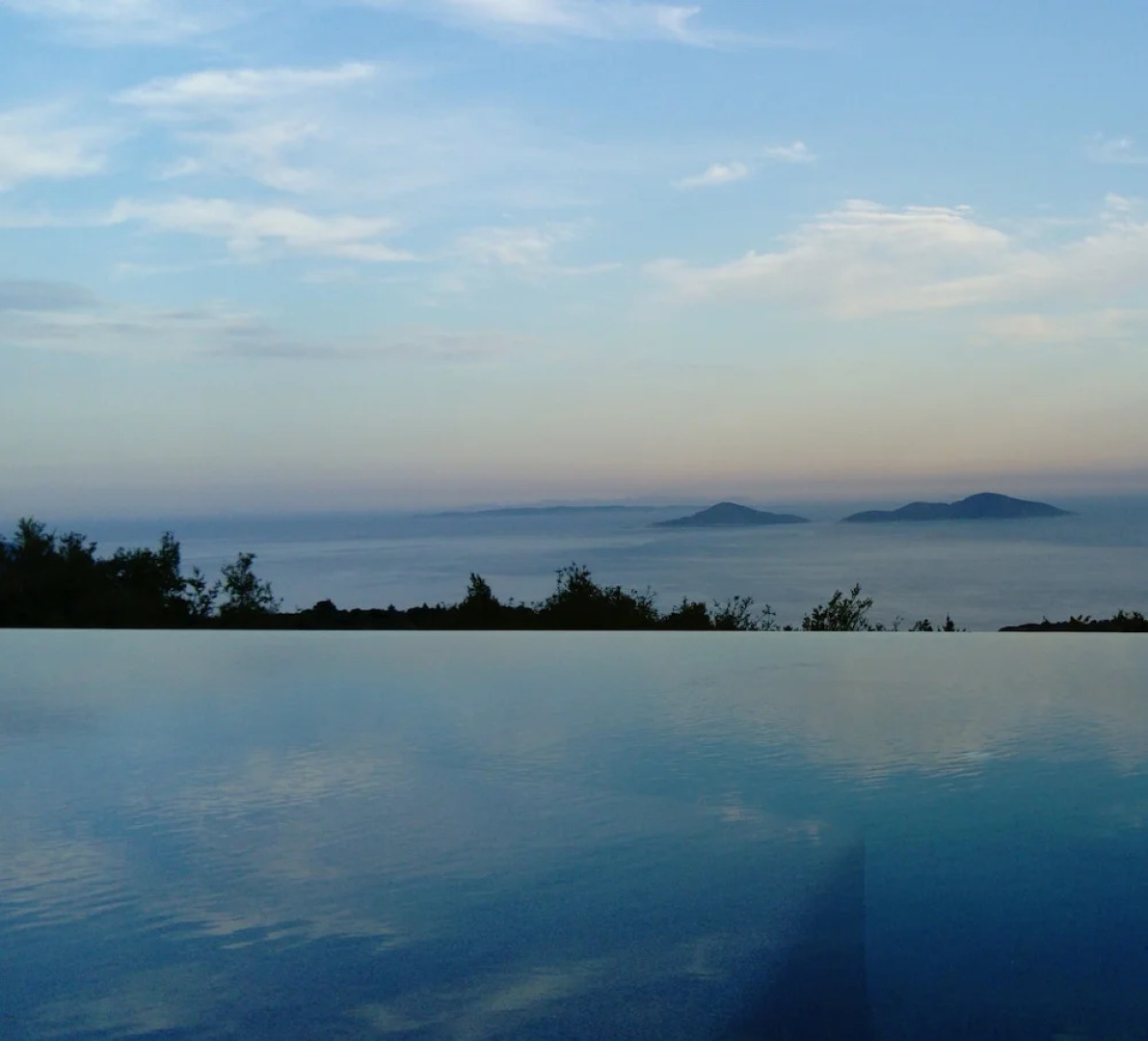 The Infinity 180 Luxury Suites - Adults Only