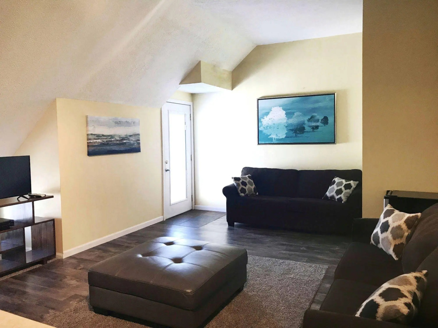 Harbour Square Suites