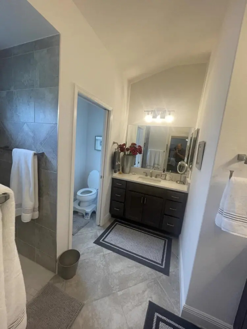 Designer Home In Saint Catherine