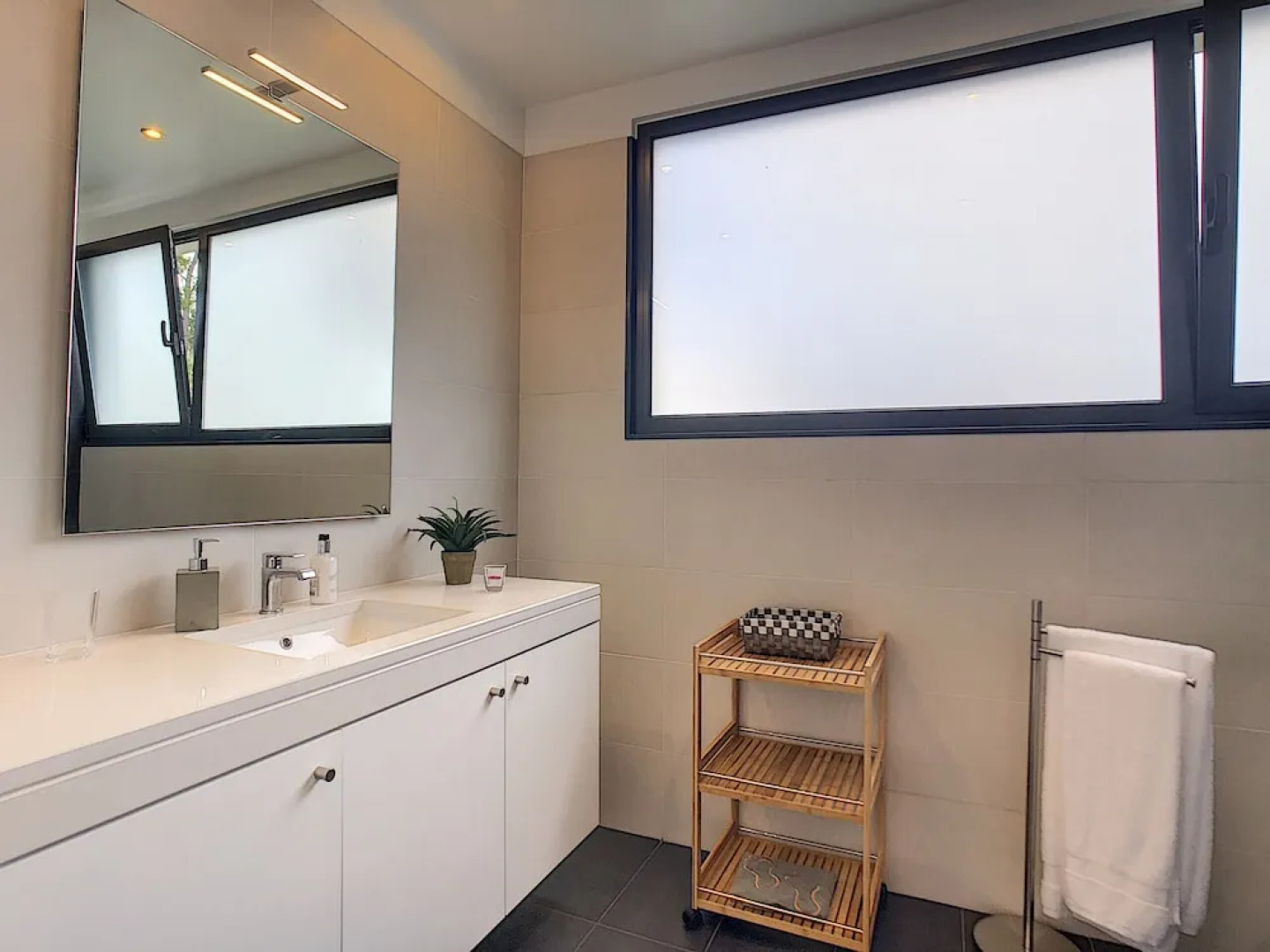 Villa Relaxing View by MHM