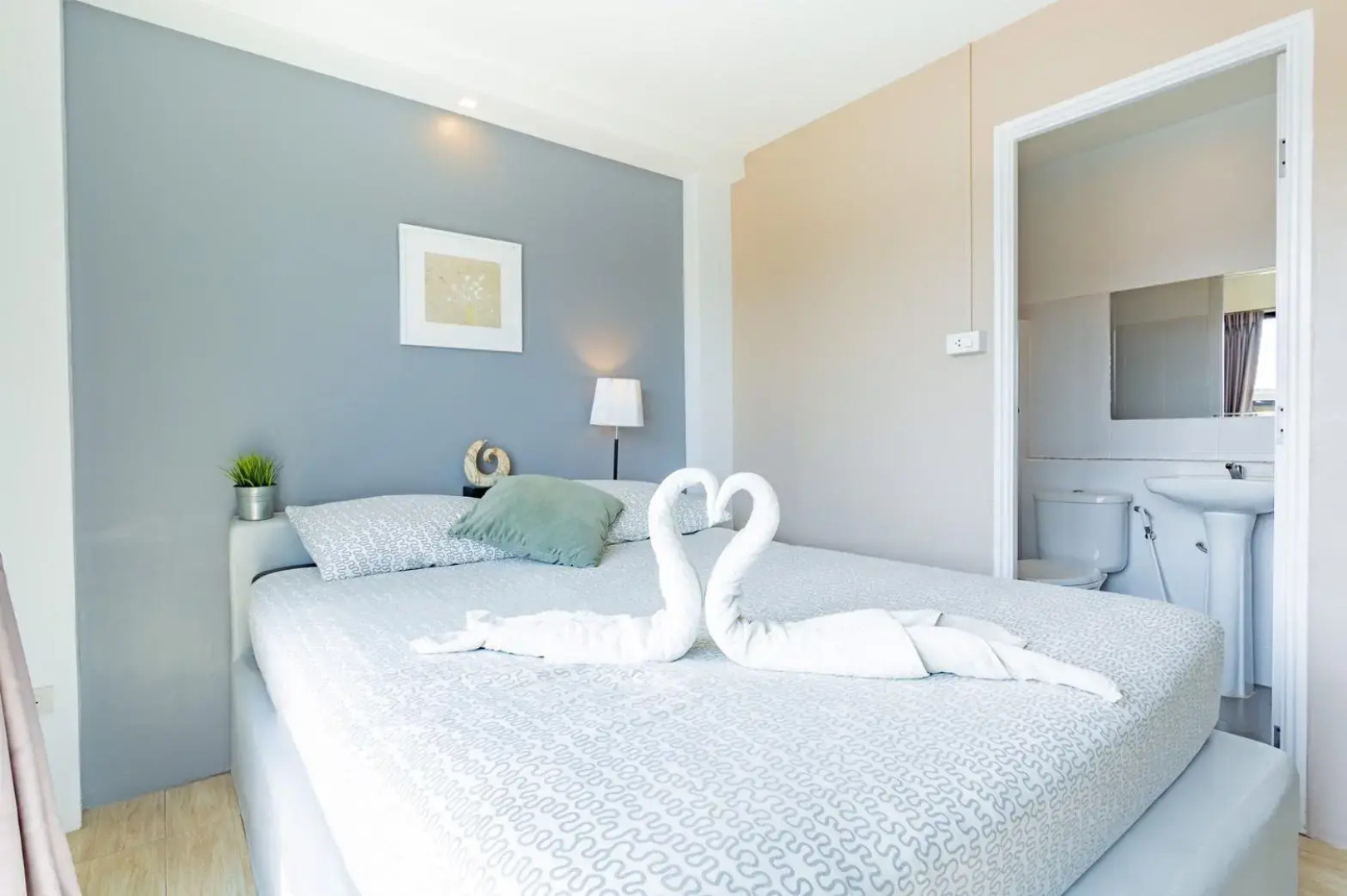 The Beach Cha Am Guest House