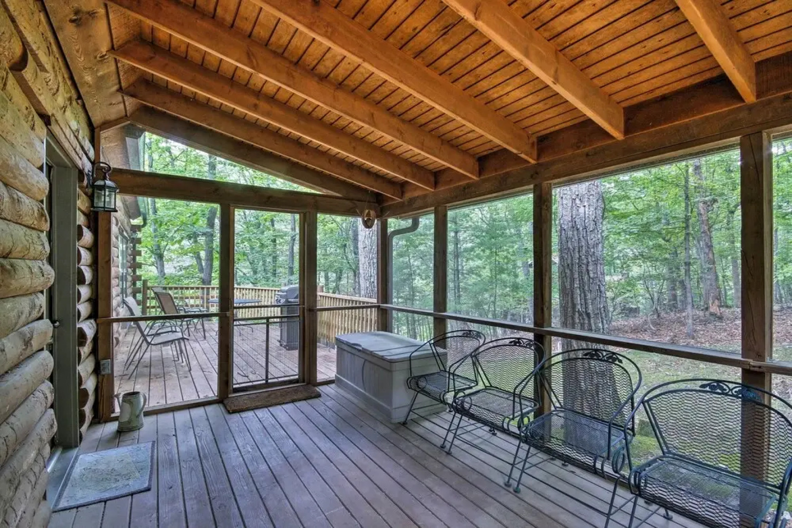 Family-friendly Massanutten Log Home w/ Views!