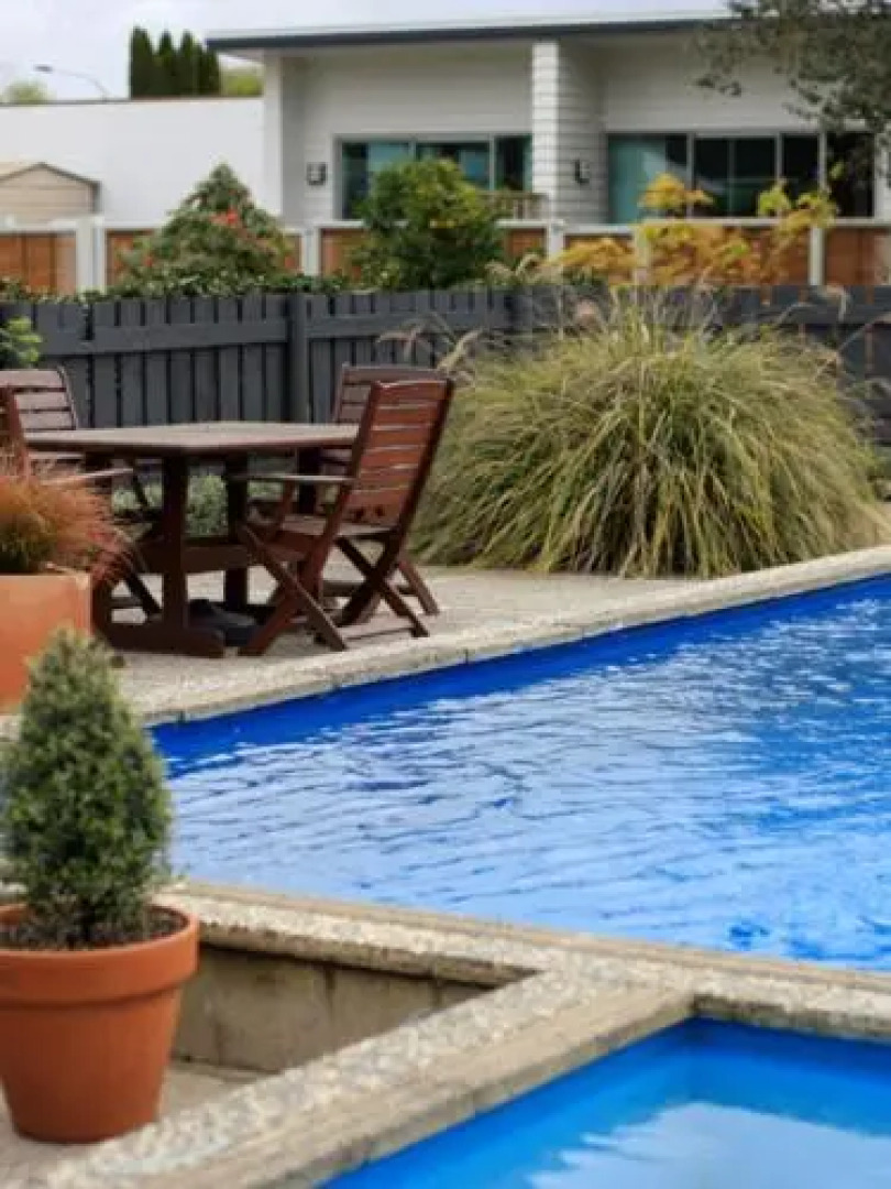 Broadway Motel & Miro Court Villas