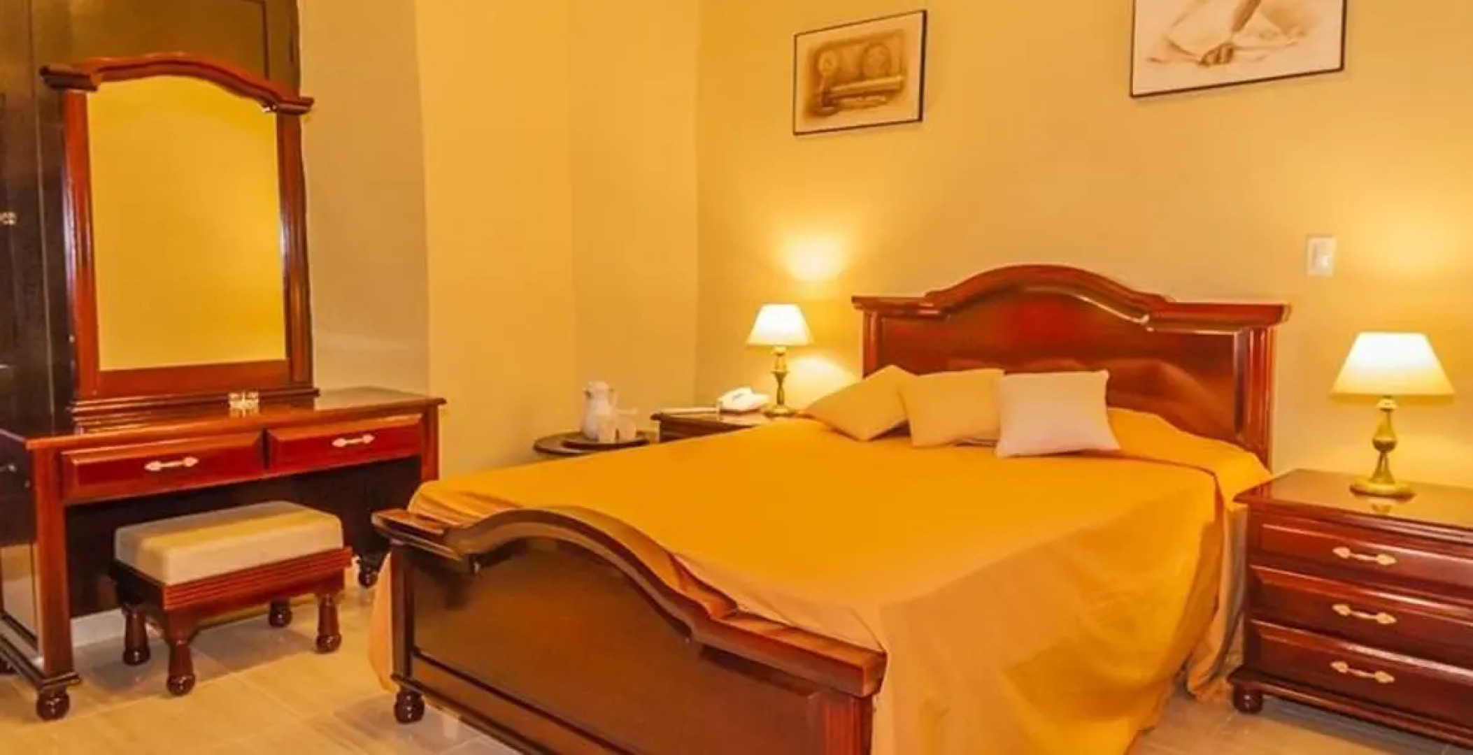 Hotel E La Avellaneda