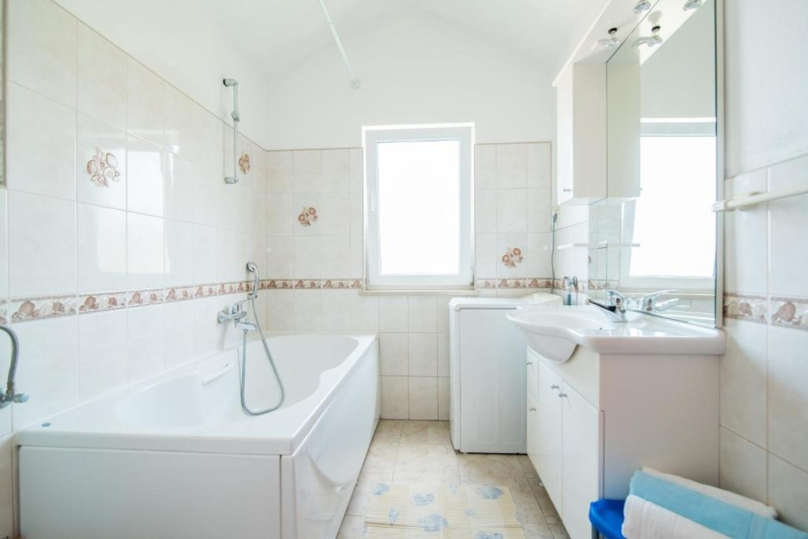 Apartment Annie - sea view : A2 Postira, Island Brac