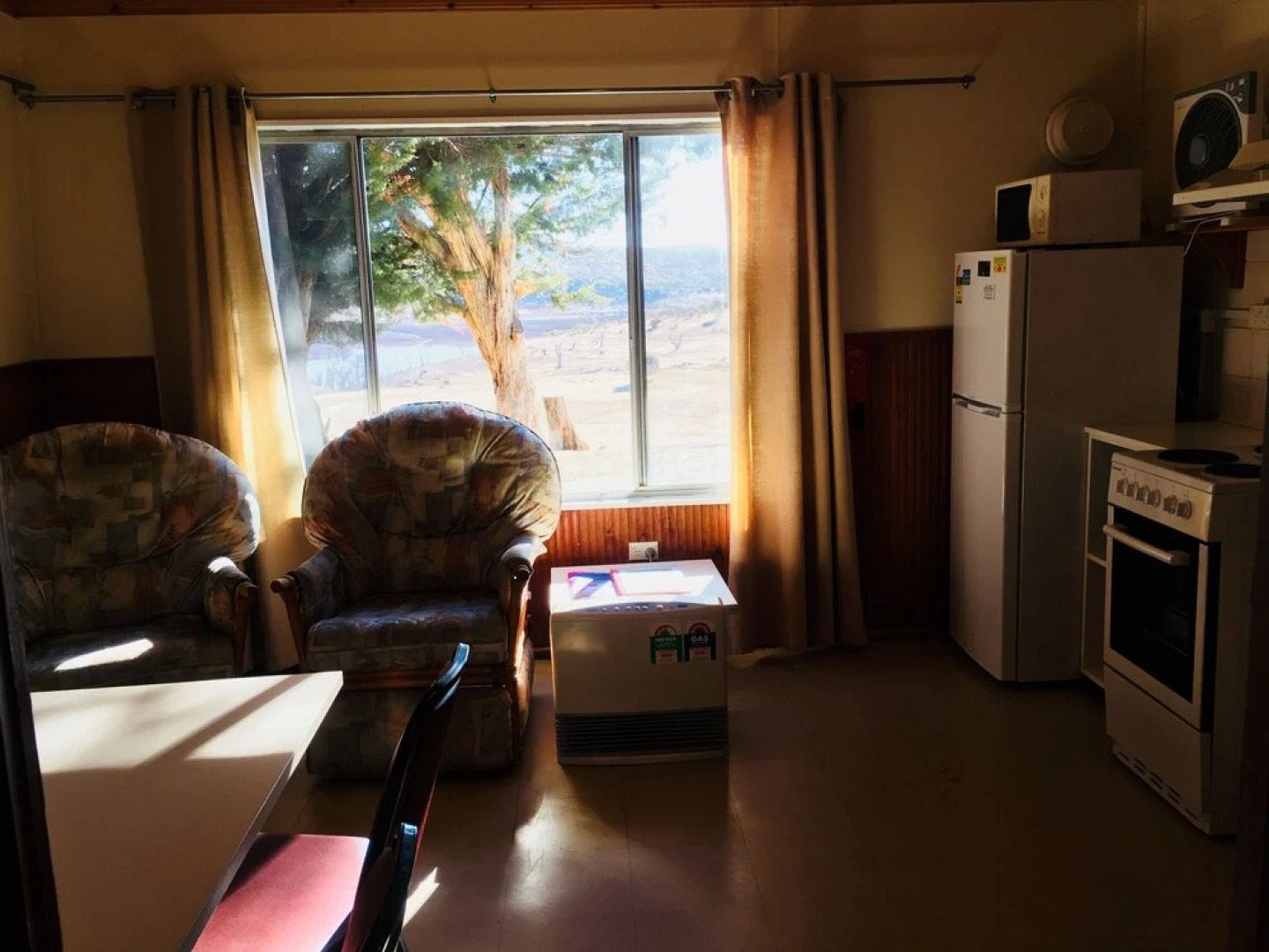 Anglers Reach Lakeside Village