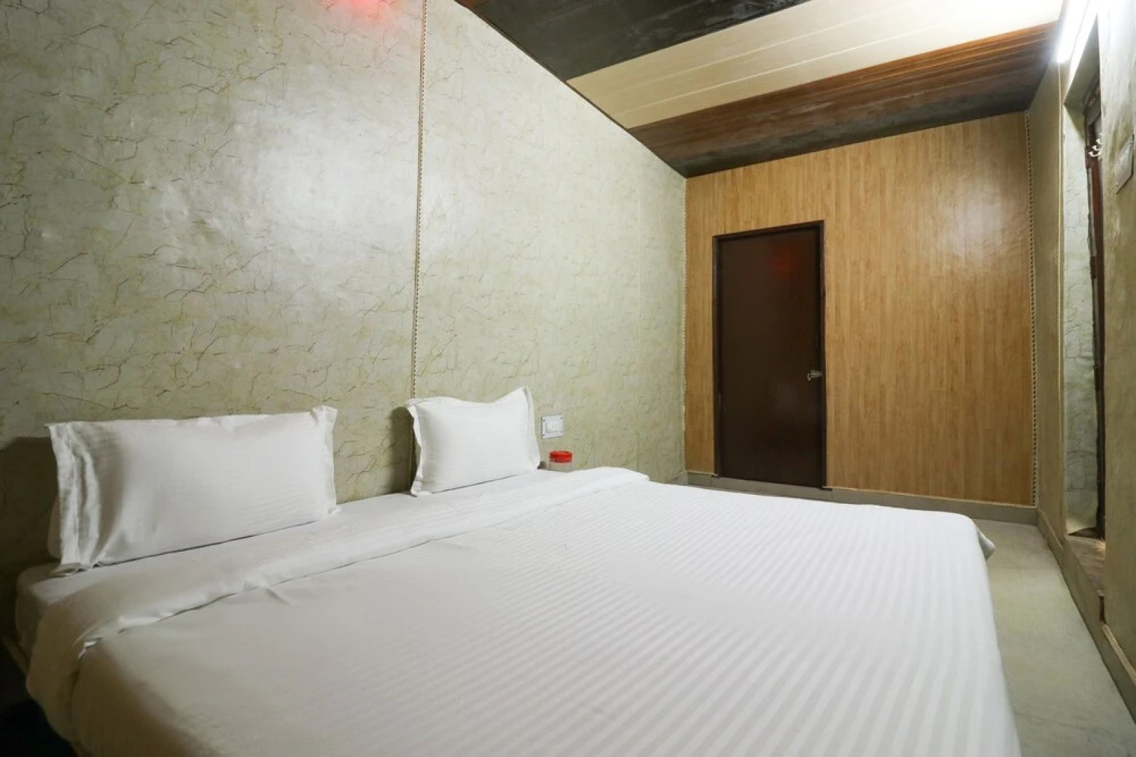 SPOT ON 49126 Silent Valley Appartments