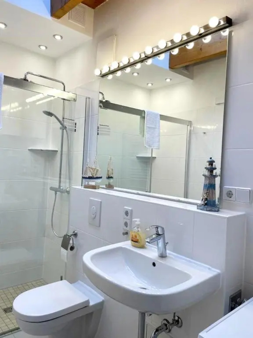 Ferienwohnung im Stadtzentrum von Bernau - Komfortable Wohnung mit 2 Zimmern, Bad, Spülmaschine, Waschmaschine, komplette Küche, WLAN, Terrasse, ruhige Lage